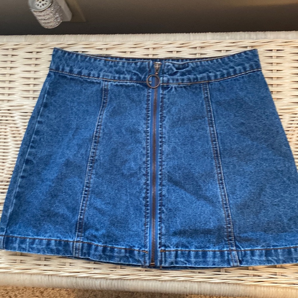 Zip up denim skirt